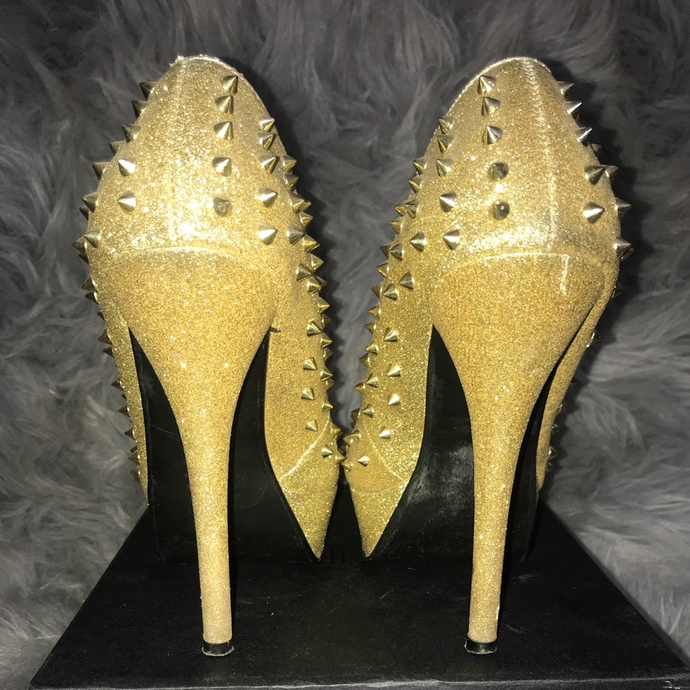 Stilettos - Picture 4 of 4